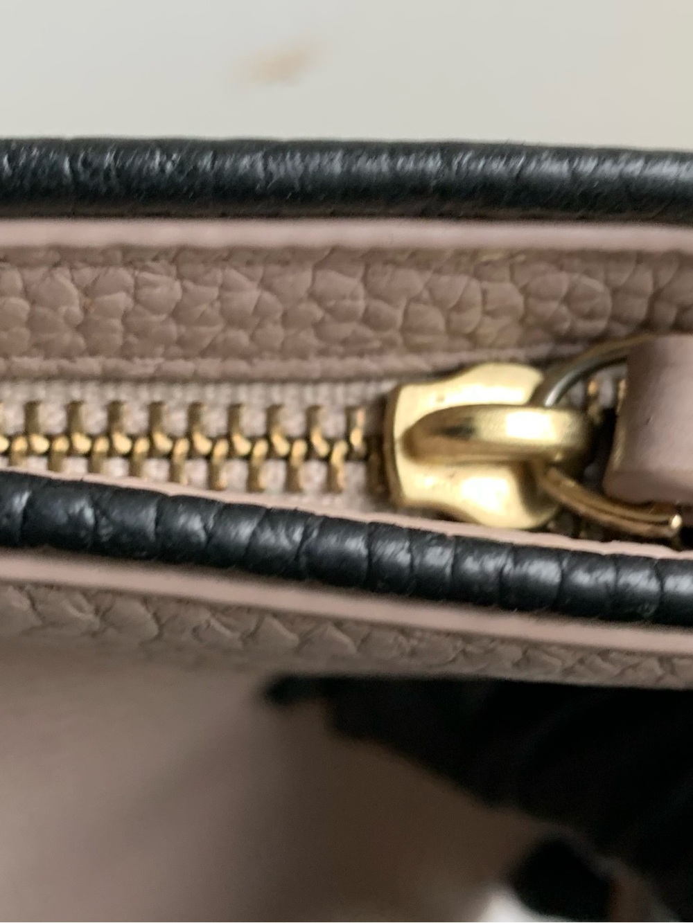 kate spade Pebbled Leather Wallet in Taupe Gold Hardware black tassel - Picture 11 of 12